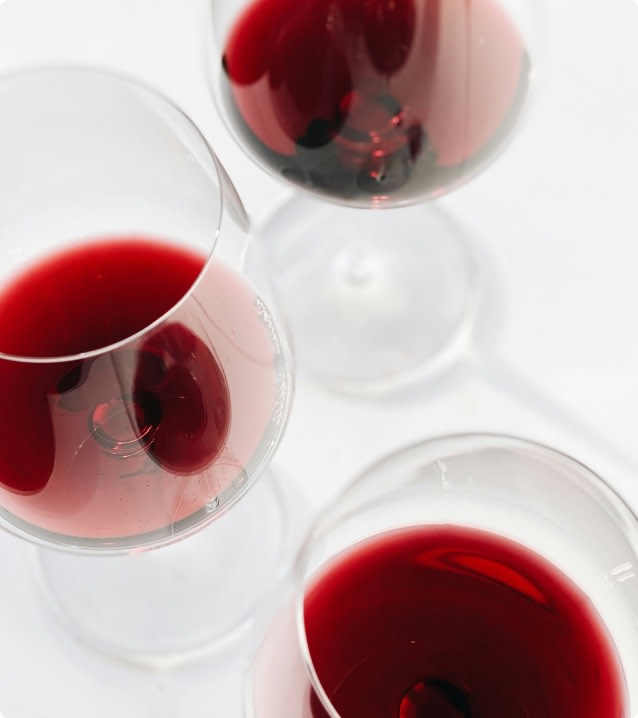 Light red wines in glasses