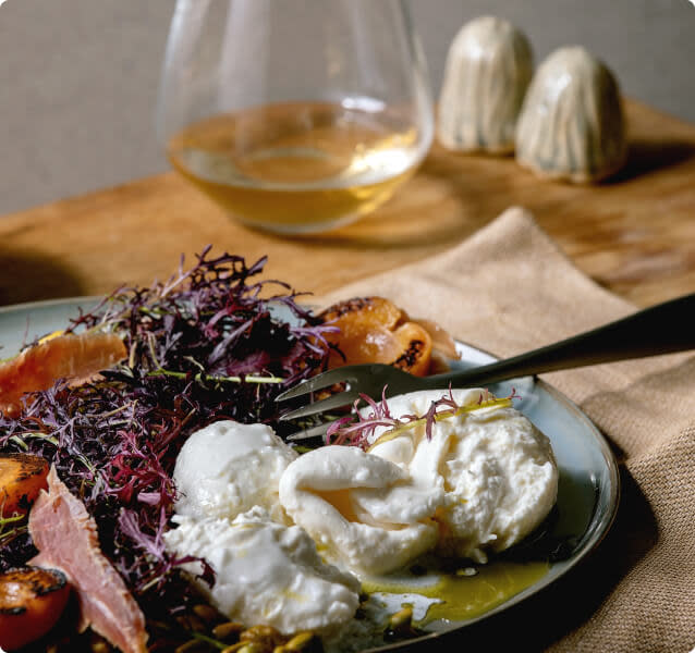 Italian burratta cheese pairing with white wine