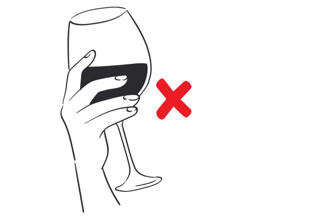 incorrect ways to hold a wine glass