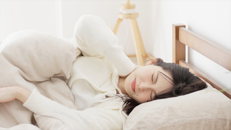 マウスピース矯正と頭痛の関係は？痛みの原因や対処法も解説