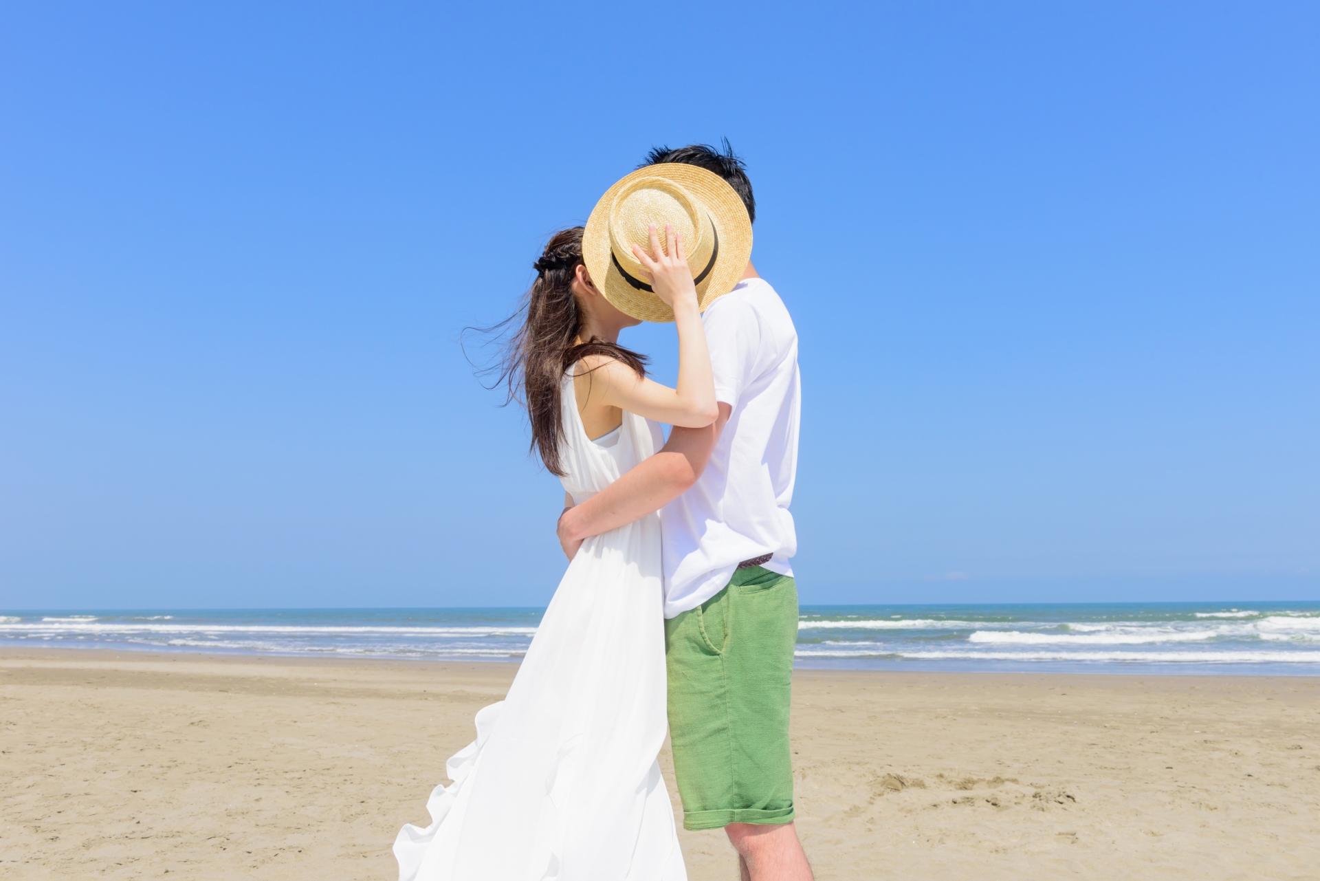 マウスピース矯正してもキスできる？注意3つとワイヤー矯正との比較も解説