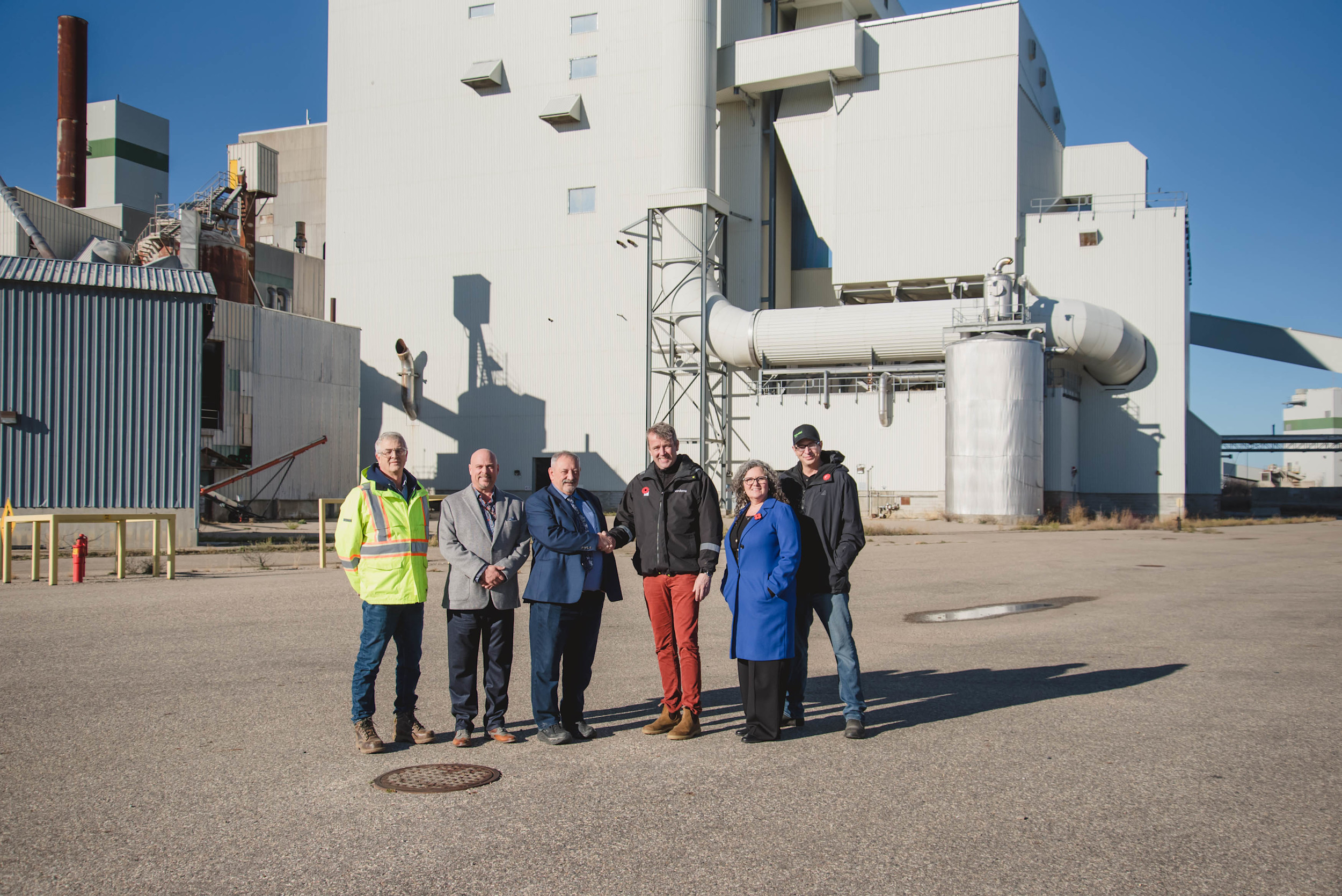 From left: Kelvin Winge: Prince Albert Mill Site Manager, Jason Collins: Corporate Development Officer, Bill Powalinsky: Mayor, Prince Albert, Justus Veldman: Partner, BMI, Patty Hughes: CEO, Prince Albert Chamber of Commerce, Steve Neufeld: Manager, Technical & Quality Control, Bioveld North.
