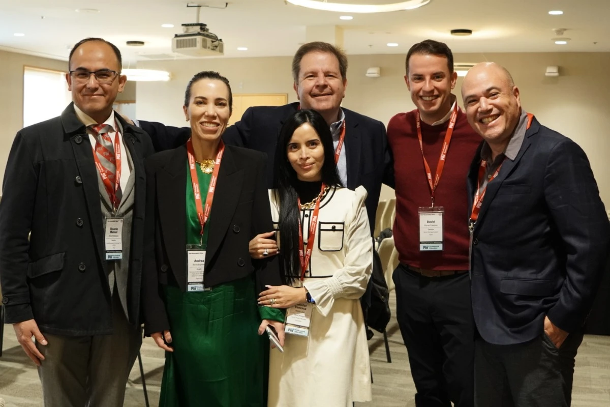 Join a global cohort during the immersion weeks image - 1
