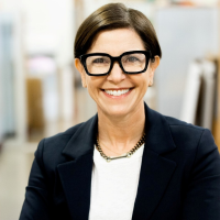 STF Faculty Lisa Kay Solomon