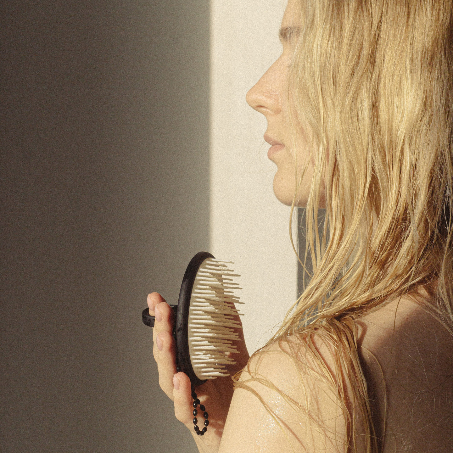 How to Clean a Hairbrush: A Step-by-Step Guide