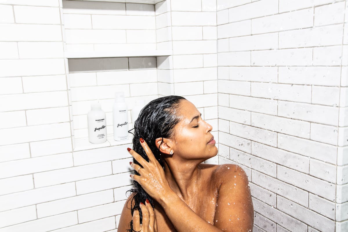 Get Rid Of Flakes, Irritation, And Dry Scalp With Our Dandruff Shampoo