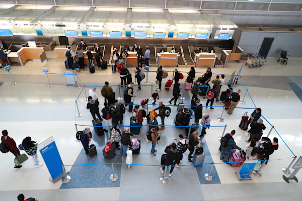 DFW Airport Prepares for Busy Winter Holiday Travel