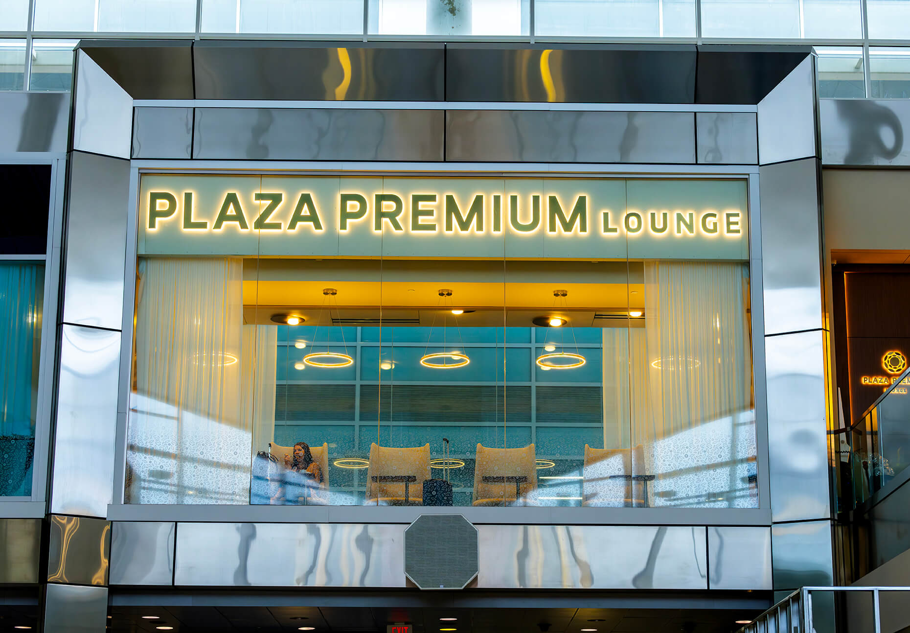 Plaza Premium Lounge Ribbon Cutting 001 copy