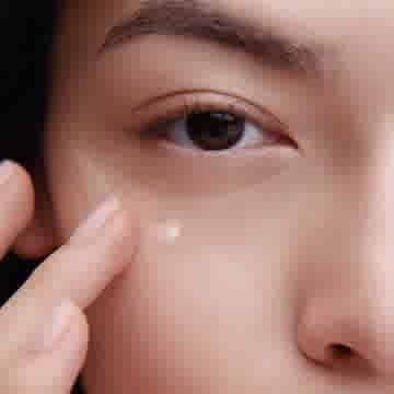 4. EYE CREAM
