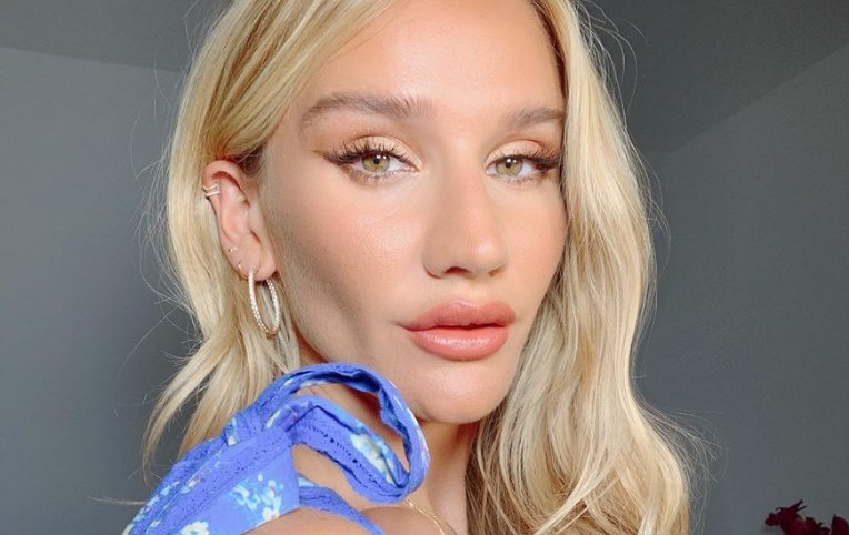 Summer Of Glowing Skin with Sofia Tilbury