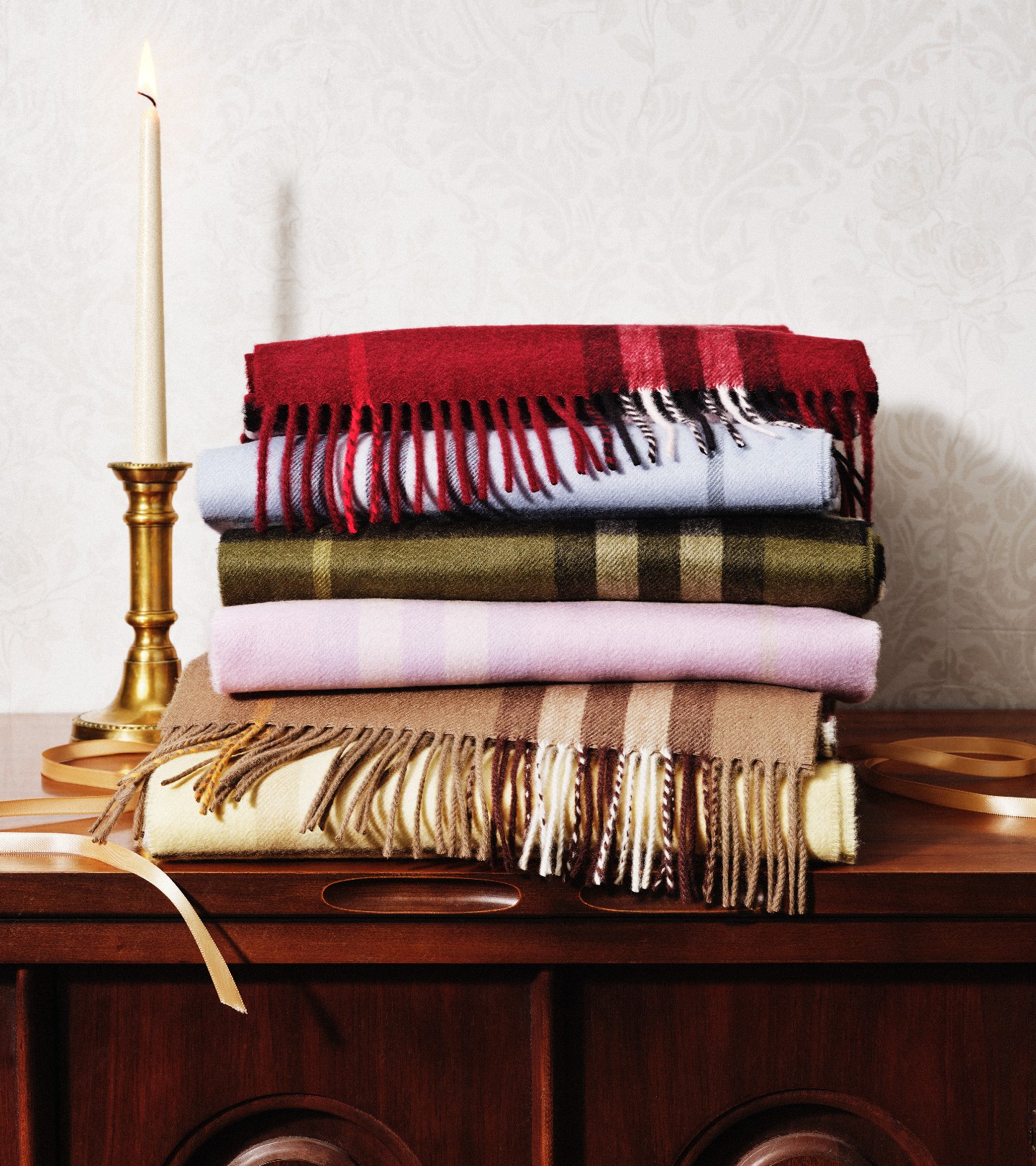 Bloomingdale's x Burberry Holiday 2025