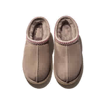 Slippers & Cozy Shoes