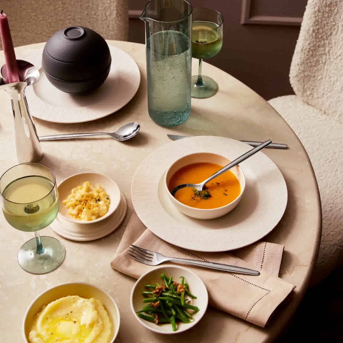 Thanksgiving Hosting Guide