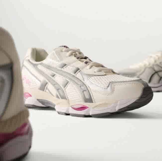 Step It Up: New Sneakers for Women