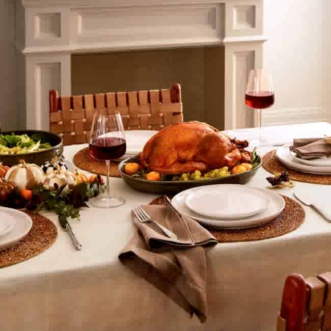 Thanksgiving dinnerware