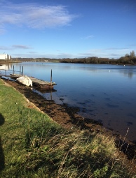 Riverside paddock borders the river marina and so offers mooring facilities for passing boats