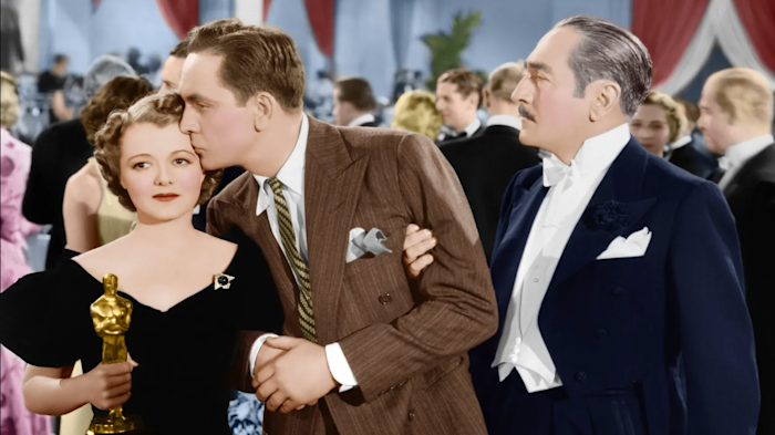 Janet Gaynor is Esther Blodgett, an aspiring actress who falls for charismatic star Norman Maine (Fredric March), only to see her fortunes rise as his plummet in this archetypal Hollywood romance.