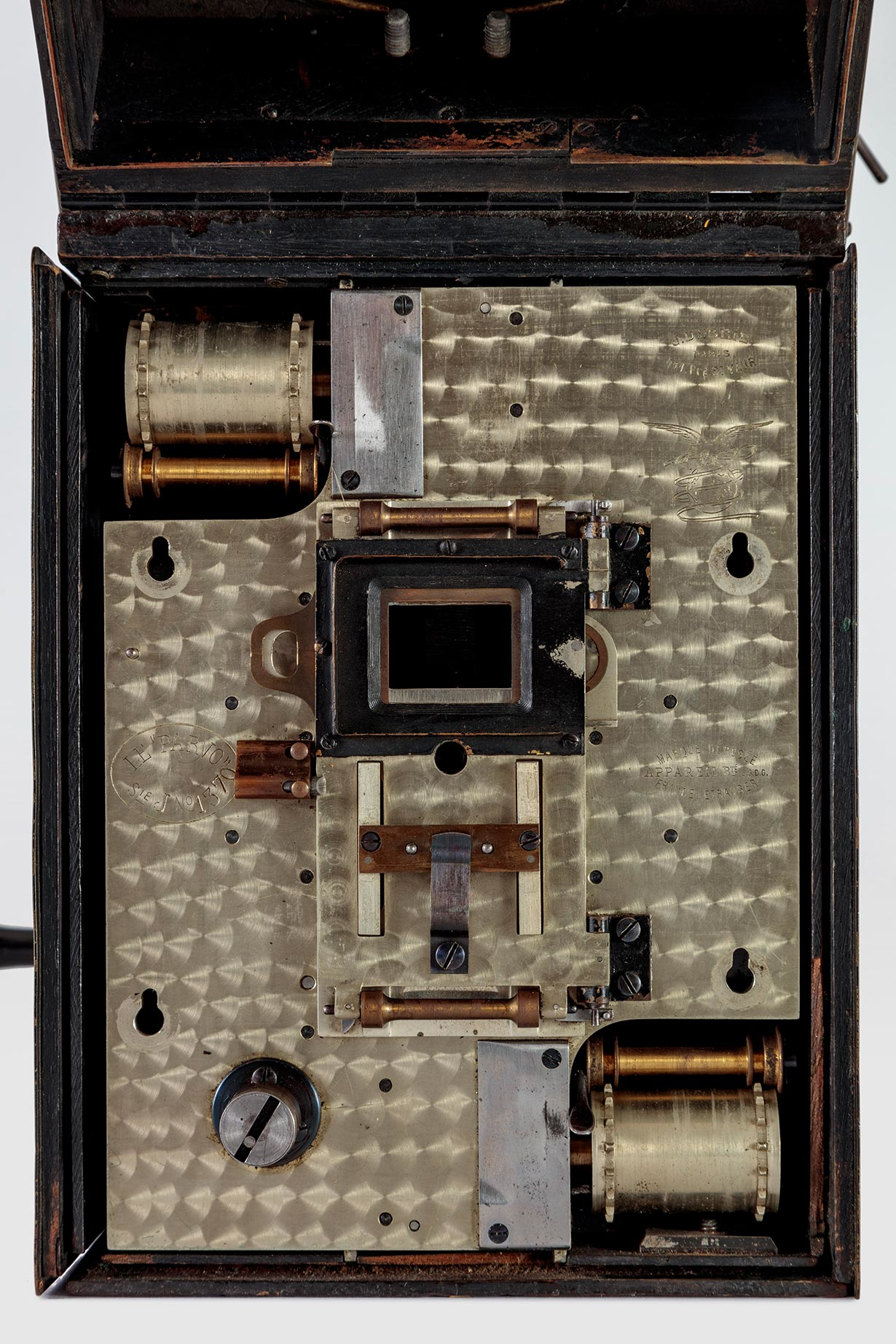 'Le Parvo' 35mm Cine Camera, 1908. Academy Museum of Motion Pictures. Photo by Joshua White, JWPictures/©Academy Museum Foundation