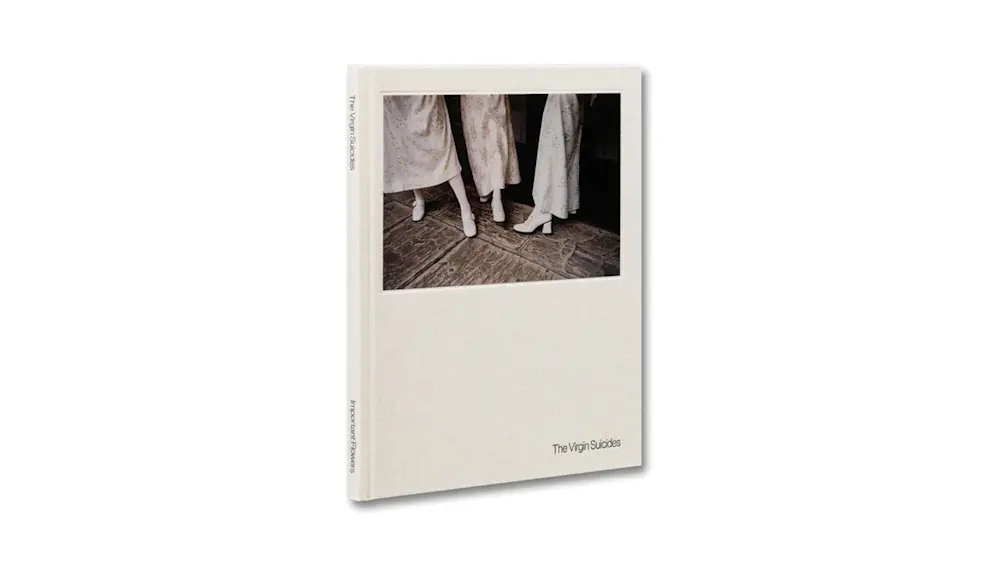 A picture of the cover of The Virgin Suicides 