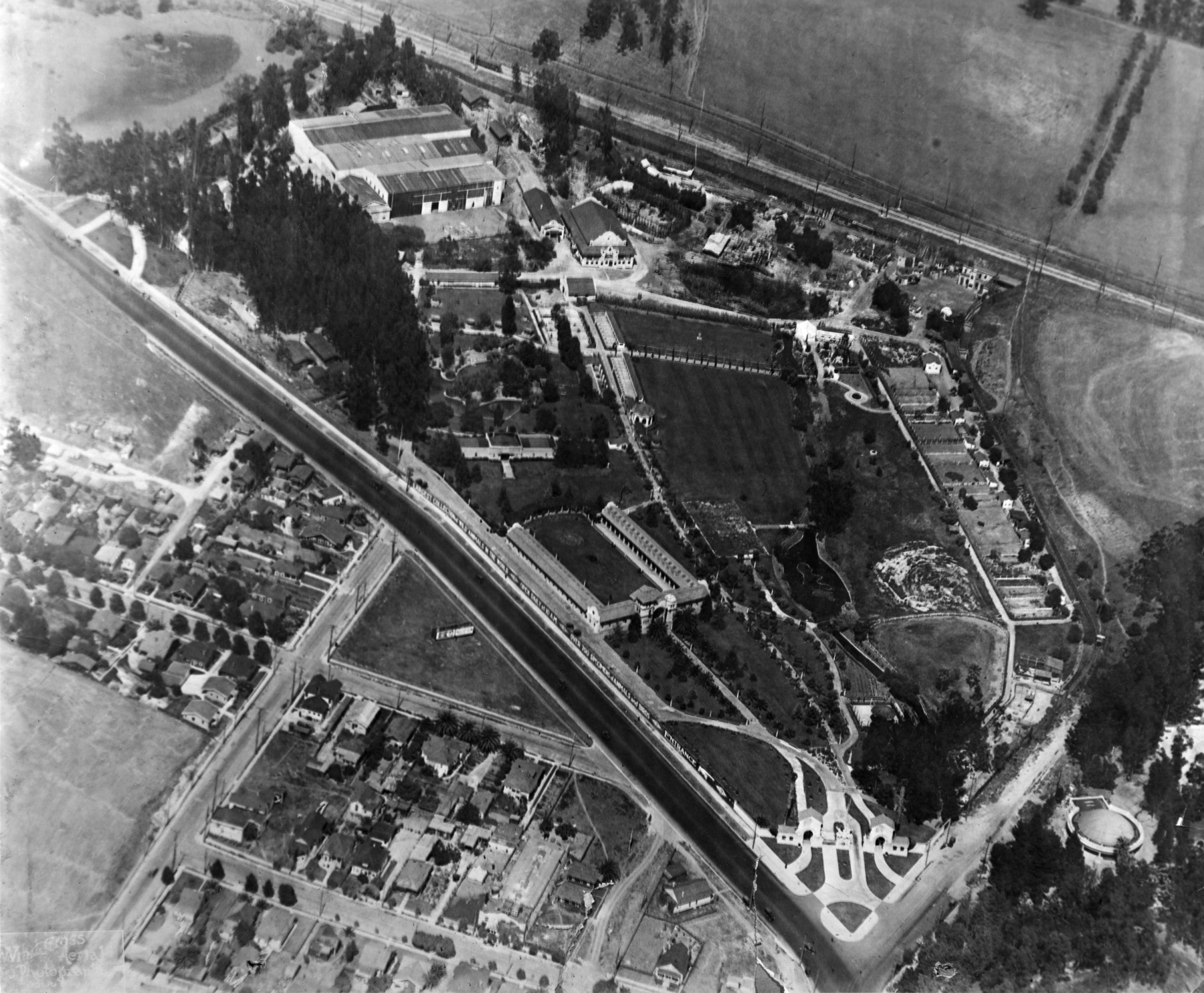 Selig Zoo, Los Angeles, California, undated, Margaret Herrick Library, Academy of Motion Picture Arts and Sciences.