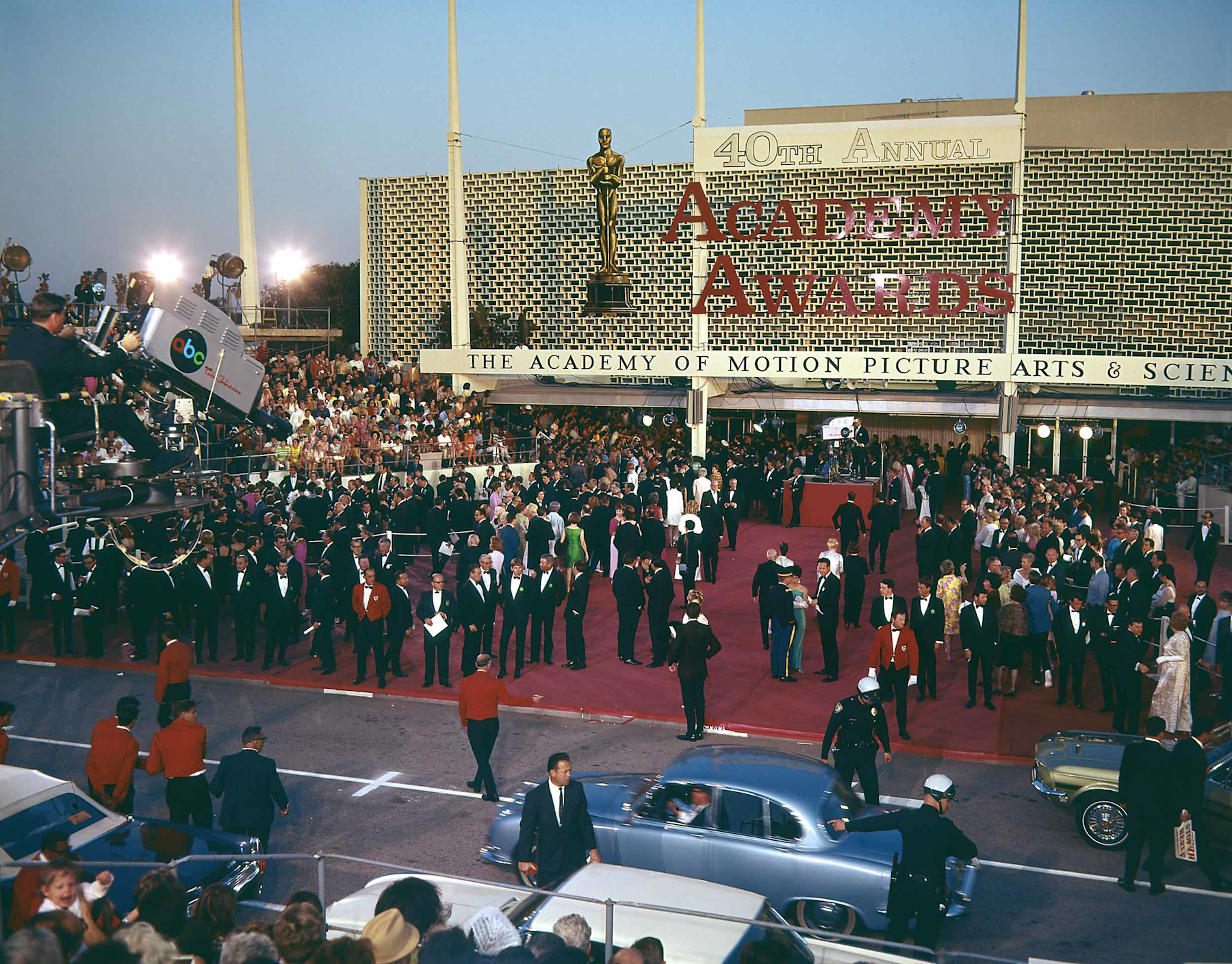 The exterior of the Santa Monica Civic Auditorium during the Academy Awards ceremony,1967

Courtesy of Academy Awards show photographs, Margaret Herrick Library, Academy of Motion Picture Arts and Sciences 