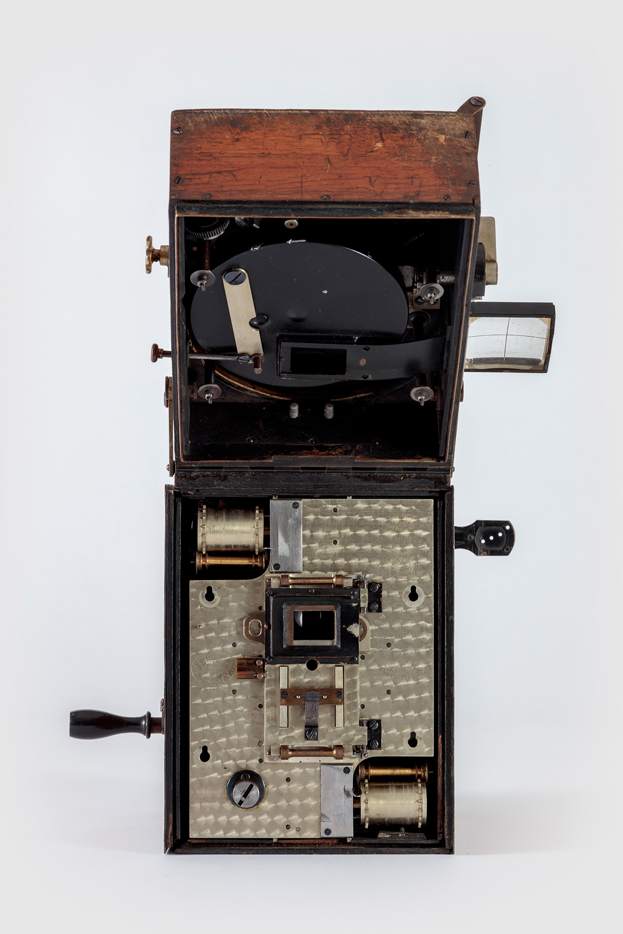 'Le Parvo' 35mm Cine Camera, 1908. Academy Museum of Motion Pictures. Photo by Joshua White, JWPictures/©Academy Museum Foundation