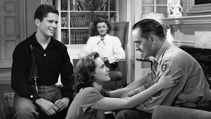 Three US servicemen (Fredric March, Dana Andrews, Harold Russell) return to their hometown and struggle with the challenges of postwar life in this epic drama.