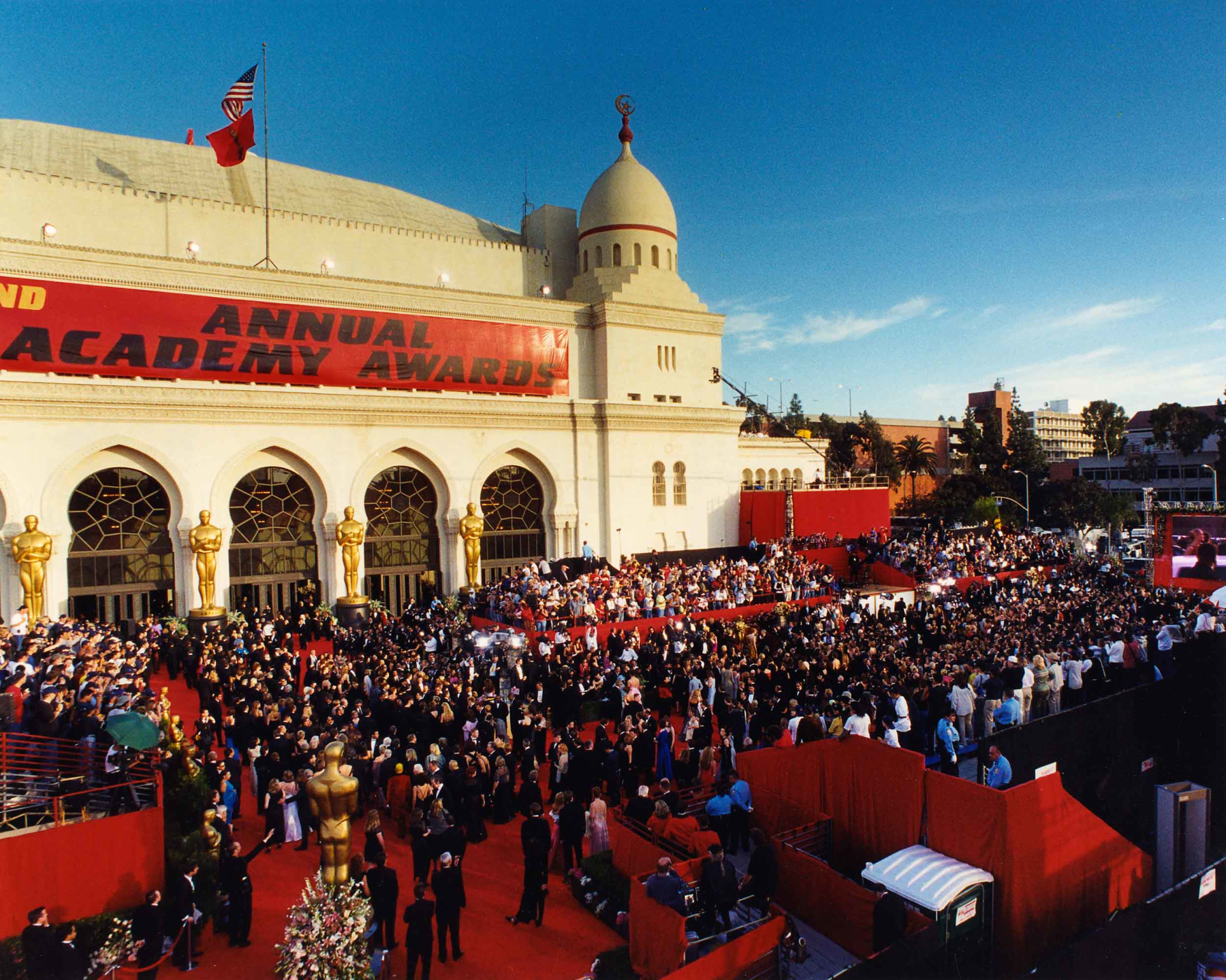 The exterior of the Shrine Auditorium and the red carpet during the Academy Awards ceremony, 1999 

Courtesy of Academy Awards show photographs, Margaret Herrick Library, Academy of Motion Picture Arts and Sciences, photo: Long Photography 