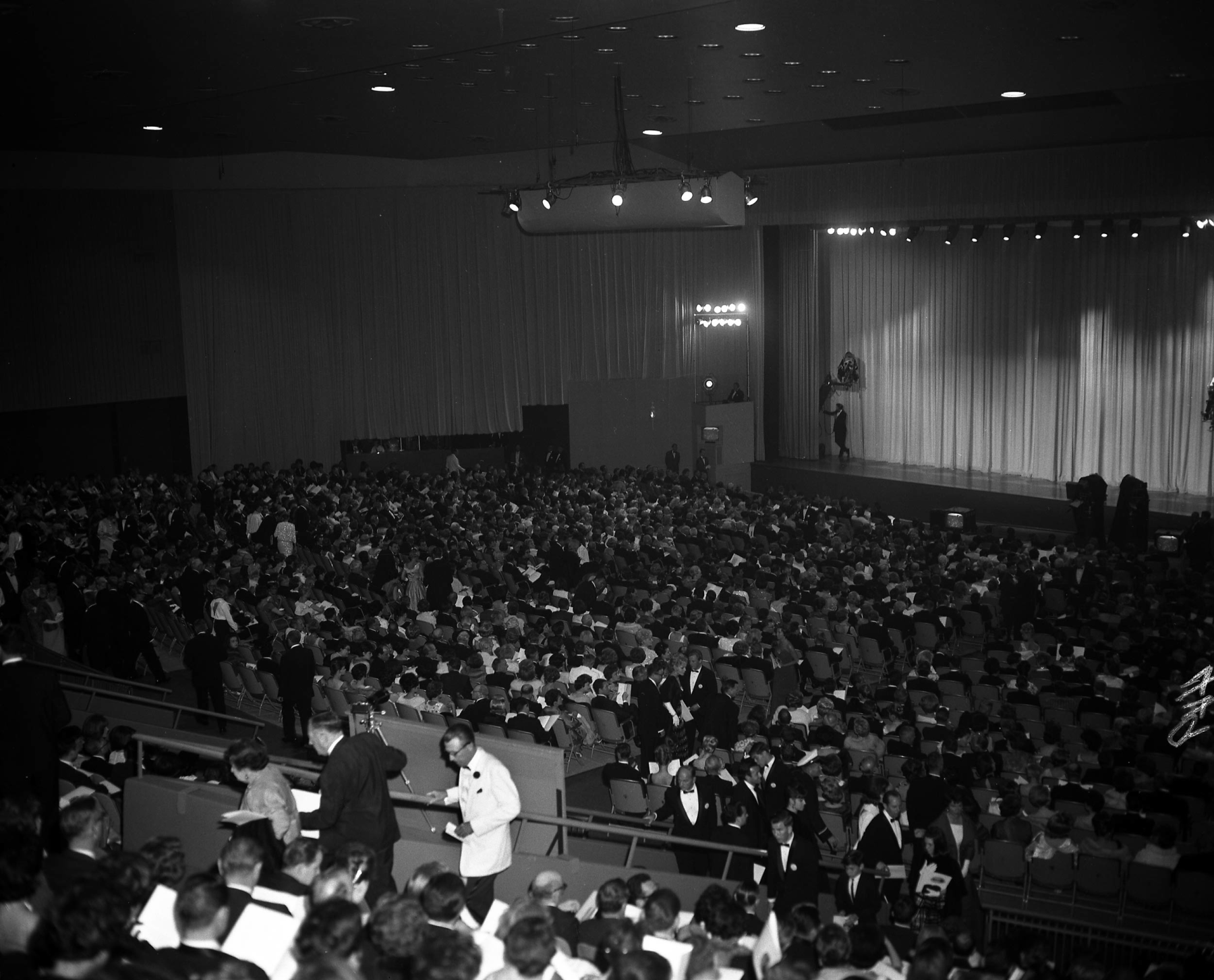 The audience at the 1963 Academy Awards ceremony in the Santa Monica Civic Auditorium

Courtesy of Academy Awards show photographs, Margaret Herrick Library, Academy of Motion Picture Arts and Sciences 