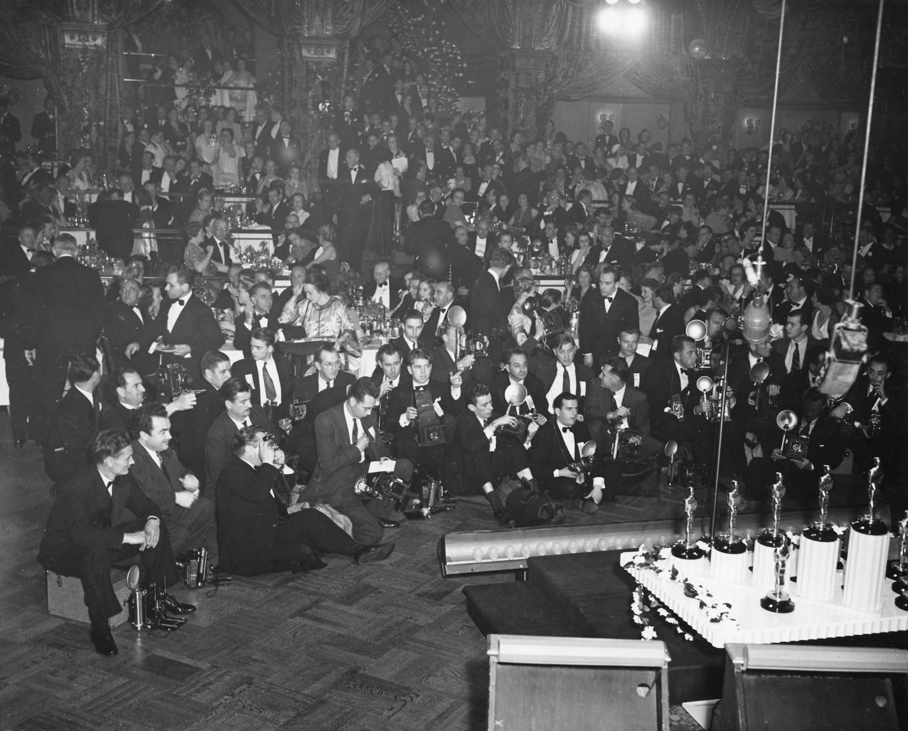 Guests and photographers in the audience of the Biltmore Bowl at the 1940 Academy Awards ceremony

Courtesy of Margaret Herrick Library, Academy of Motion Picture Arts and Sciences 