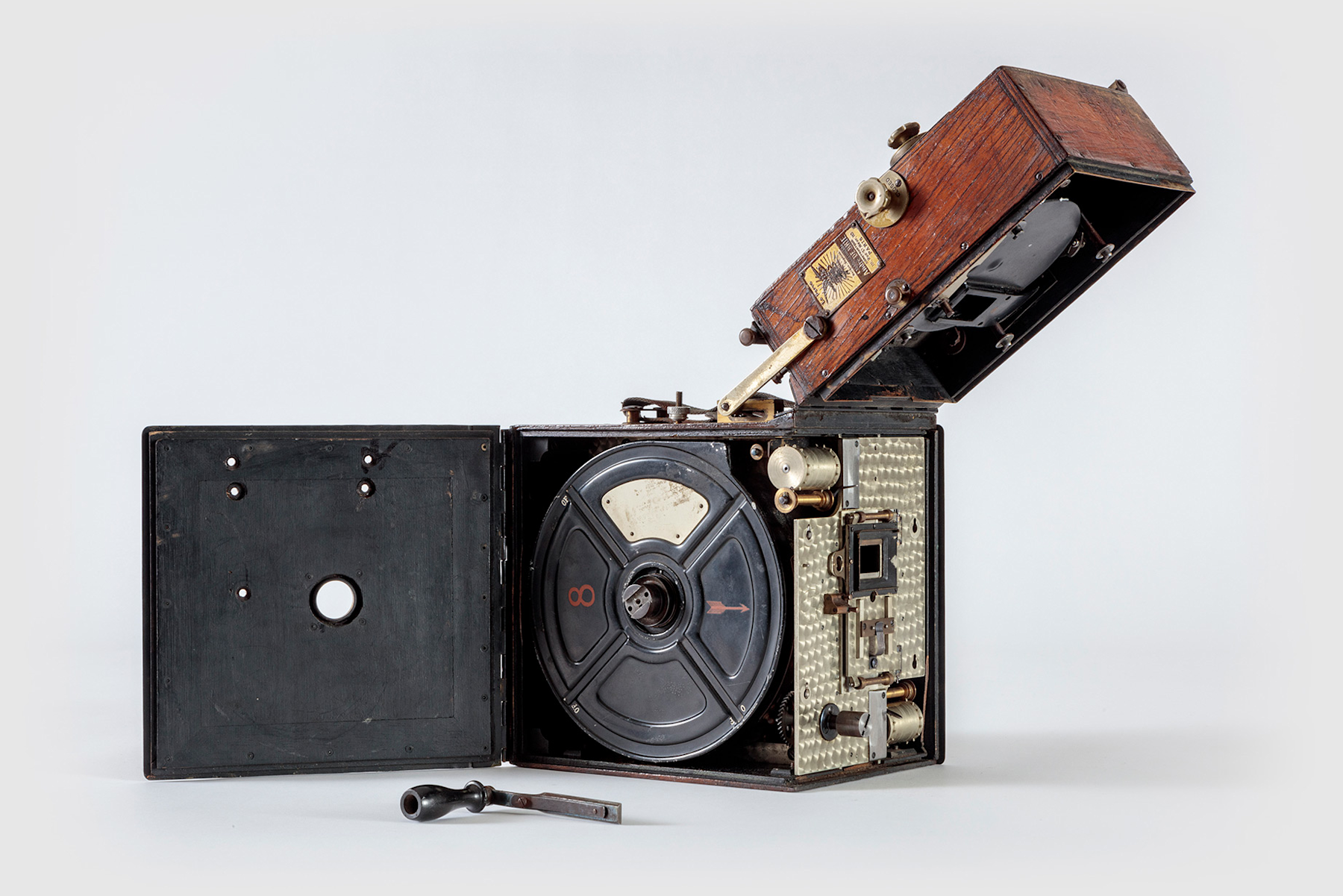 'Le Parvo' 35mm Cine Camera, 1908. Academy Museum of Motion Pictures. Photo by Joshua White, JWPictures/©Academy Museum Foundation