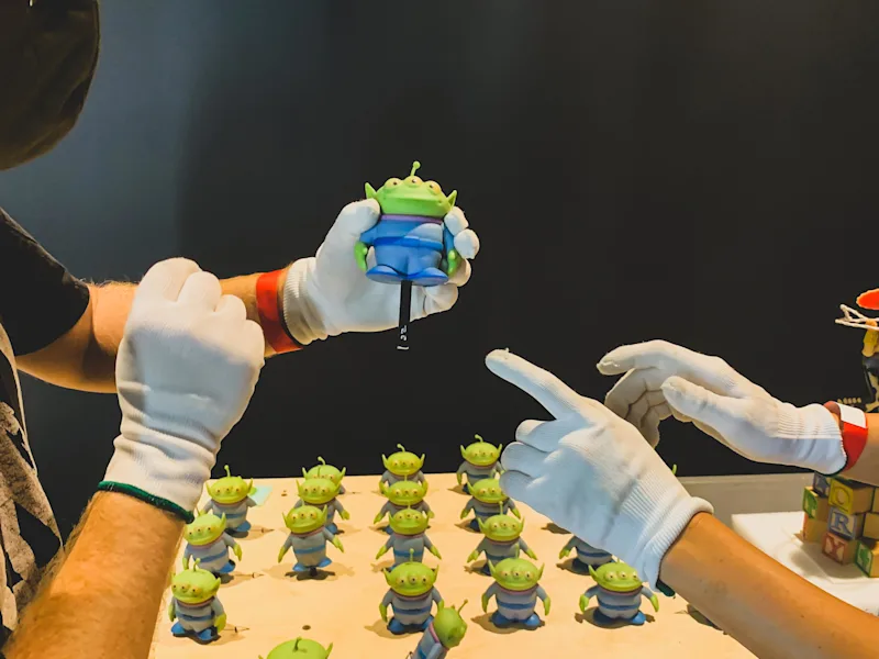 Behind the scenes installation of Toy Story 3D Zoetrope