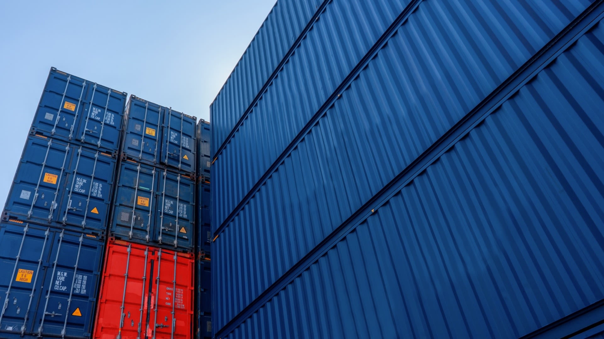Container transport and delivery - what is worth knowing? | Omida VLS