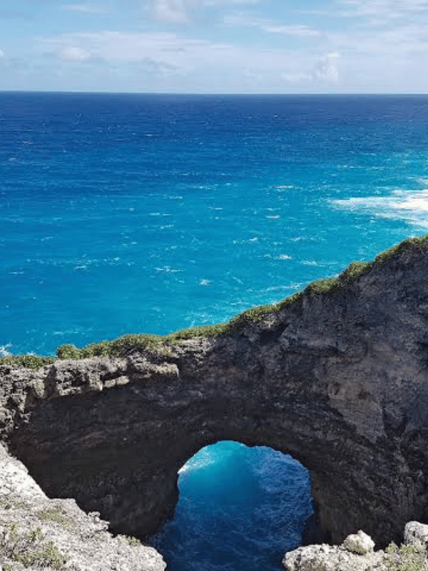Gueule Grand Gouffre, arche naturelle de Marie-Galante