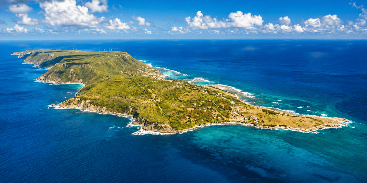 Vue aérienne de La Désirade en Guadeloupe