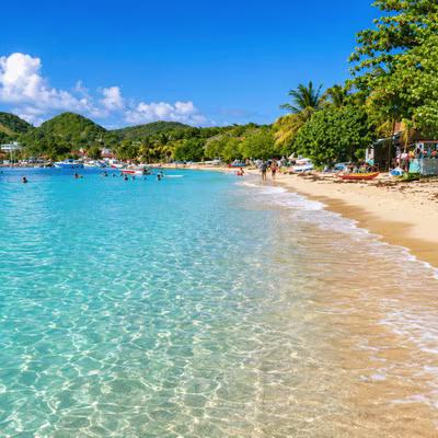 Plage de Pompierre aux Saintes en Guadeloupe