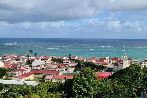 location-voiture-guadeloupe-local-generics-600x400 (4)