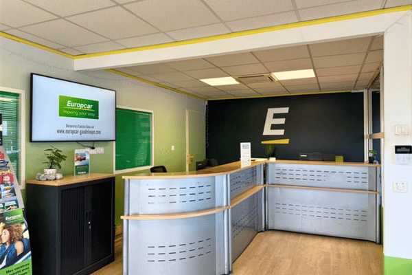 agence location de voiture Europcar guadeloupe jarry 600x400