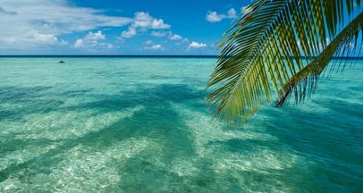 plage eau cristaline europcar guadeloupe