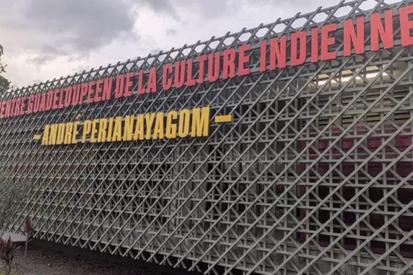 Visite guidée du Centre Guadeloupéen de la Culture Indienne - André Périanayagom