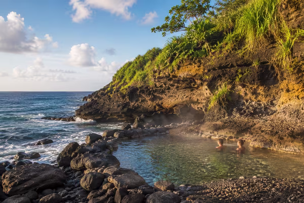 source bain d-eau chaude guadeloupe bouillante