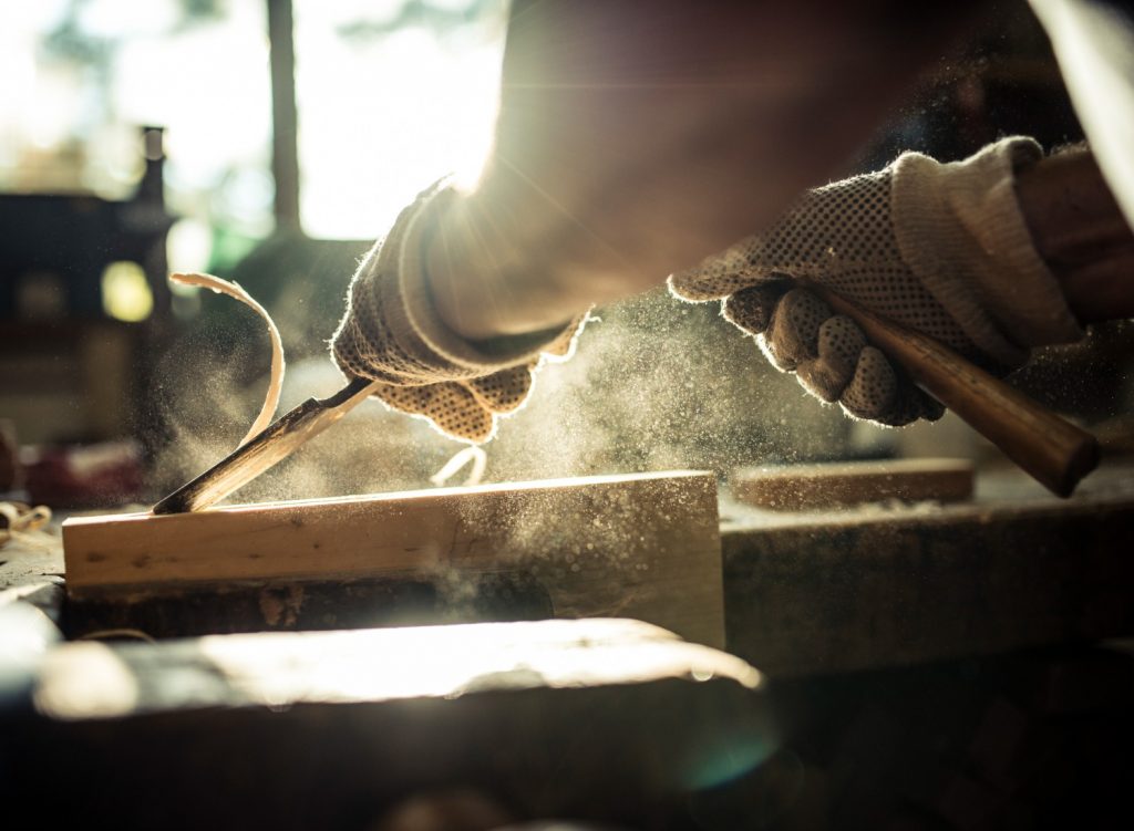 5 Dust Control Solutions for Busy Woodshops