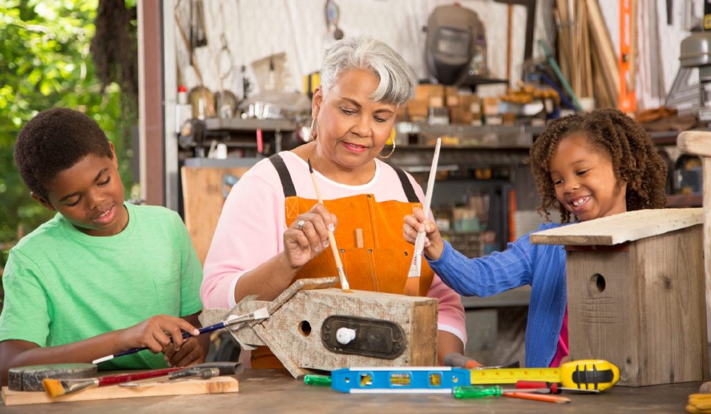 How to Build a Birdhouse in 8 Easy Steps