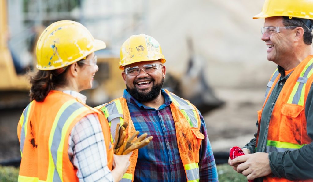 Essential Gear You Need to Stay Safe as a Contractor