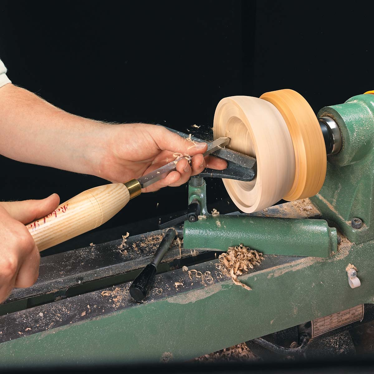 using tool rest to hollow out the box at an angle support the scraper