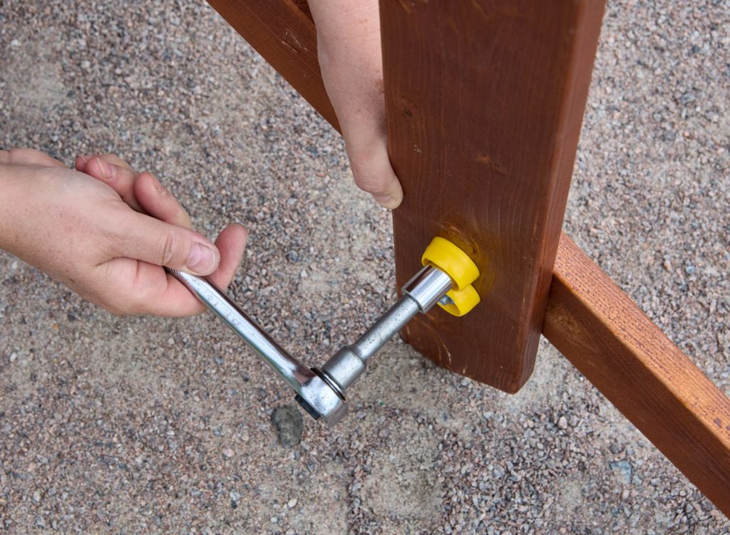 Socket Wrench vs Ratchet: The Differences and When to Use Each