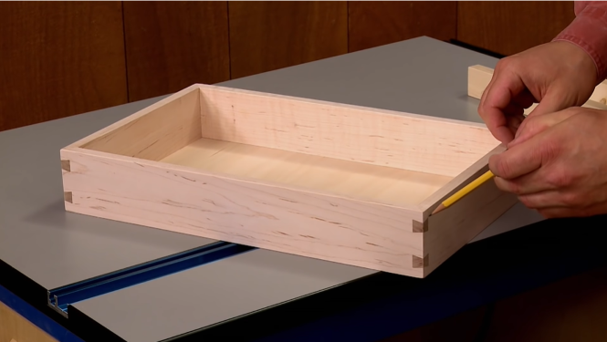 Build a small box with mitered dovetails - FineWoodworking