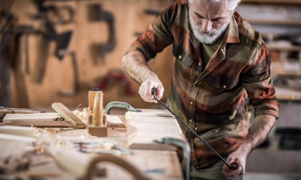 What Is the Difference Between a Draw Knife and a Hand Saw?
