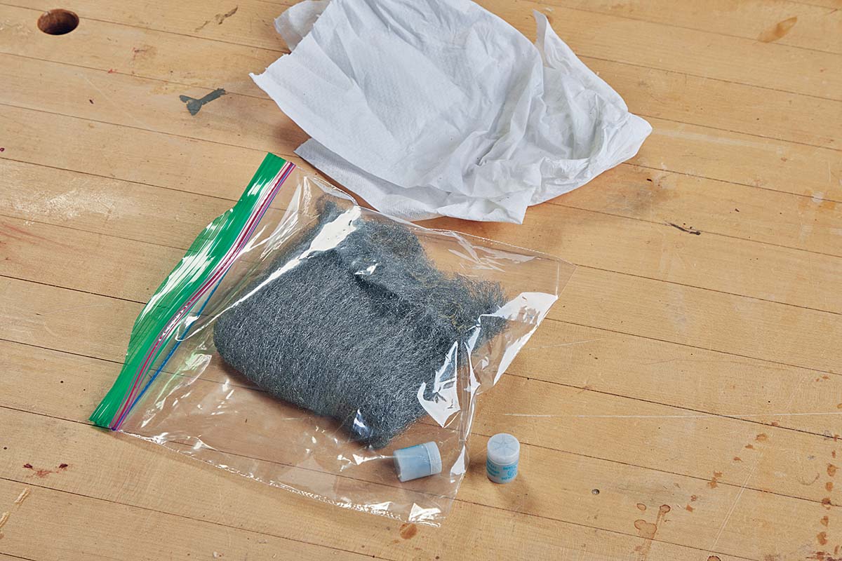 plastic bag with recycled steel wool and silica gel