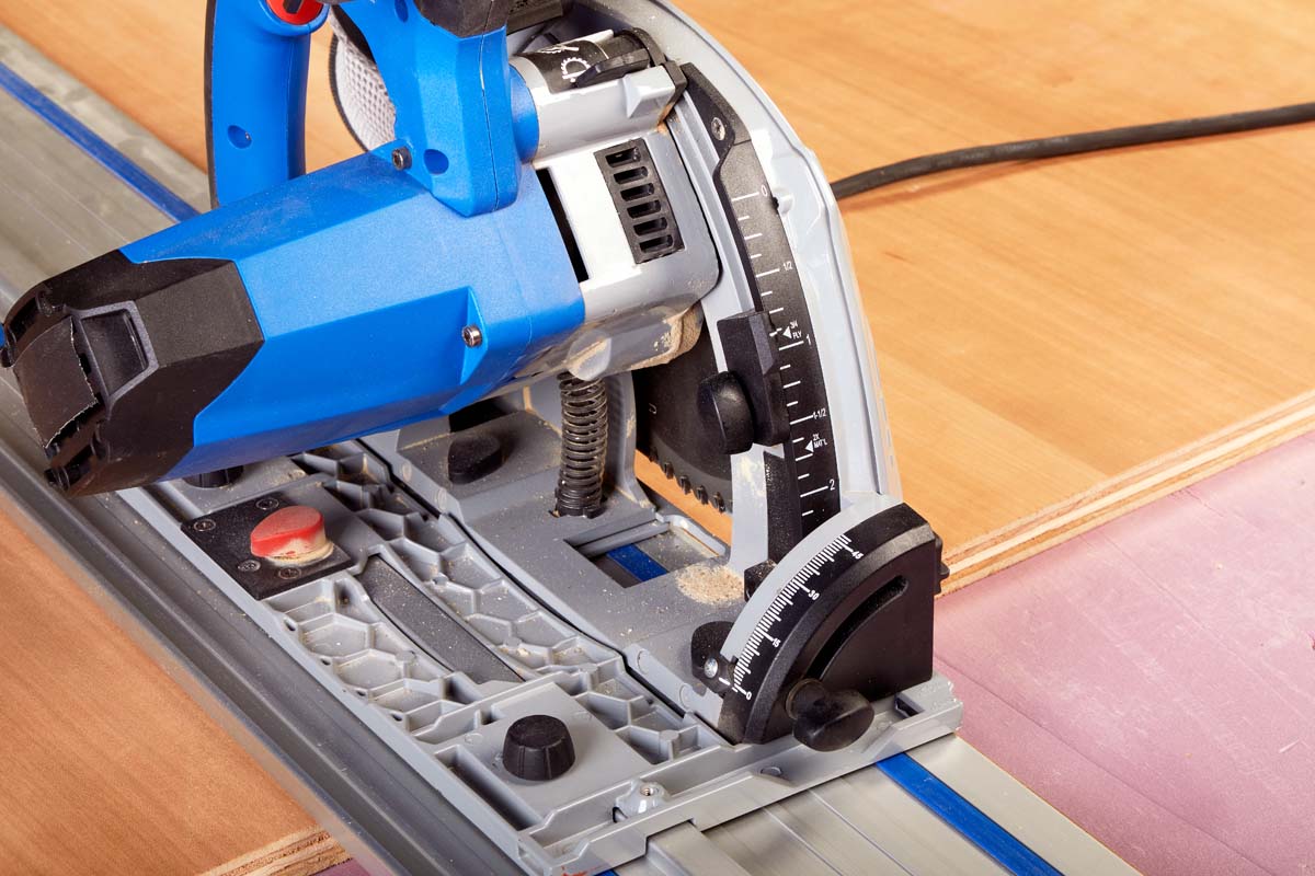 close up of kreg track saw of blade depth adjustment